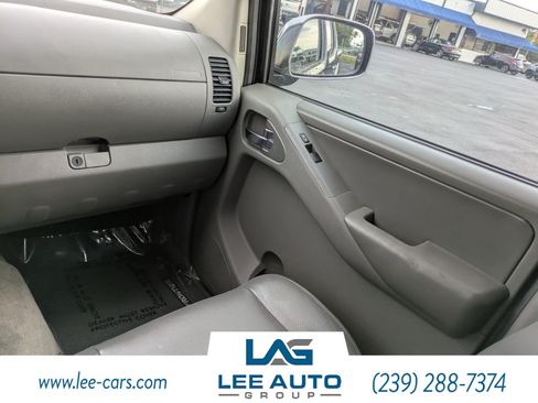 Used 2014 Nissan Frontier SL RWD image 14
