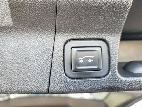 Used 2019 GMC Acadia SLT image 21