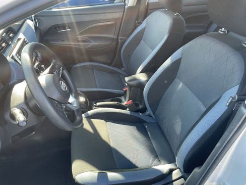 Used 2025 Nissan Versa SV image 29