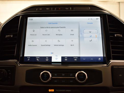 Used 2022 Ford F250 Lariat w/ Black Appearance Package image 31