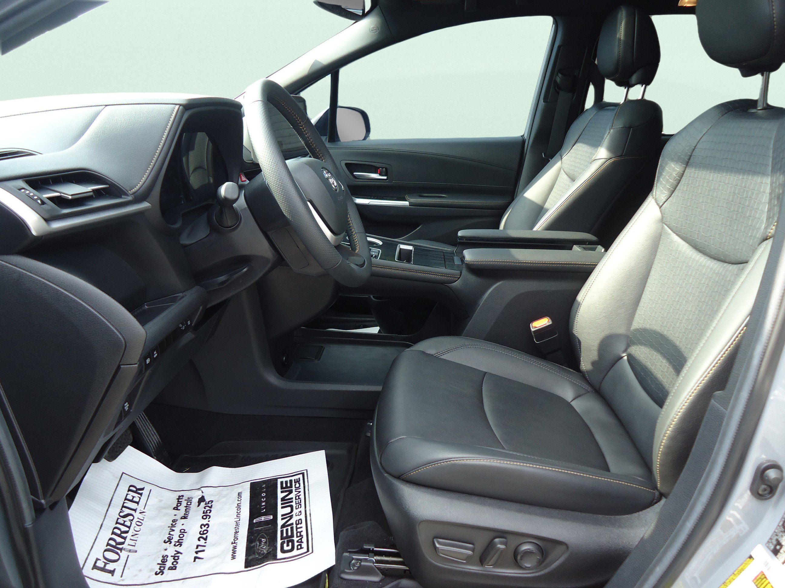 Used 2025 Toyota Sienna XLE Woodland Edition AWD/4WD image 24