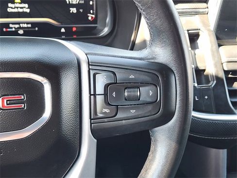 Used 2023 GMC Yukon SLT image 34