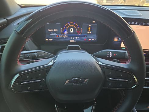 Used 2025 Chevrolet Traverse RS AWD/4WD image 24