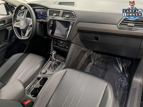 Used 2023 Volkswagen Tiguan SE AWD/4WD image 32