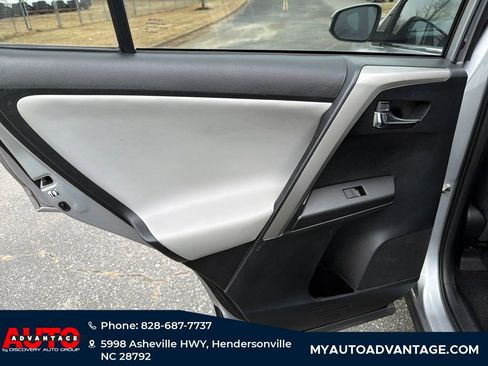 Used 2018 Toyota RAV4 XLE image 27