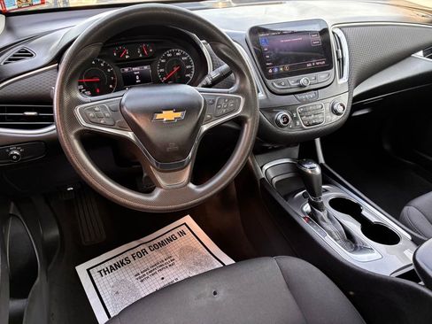 Used 2020 Chevrolet Malibu LT FWD image 25
