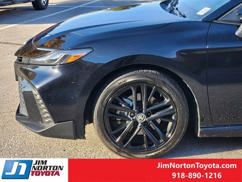 Used 2025 Toyota Camry SE image 9