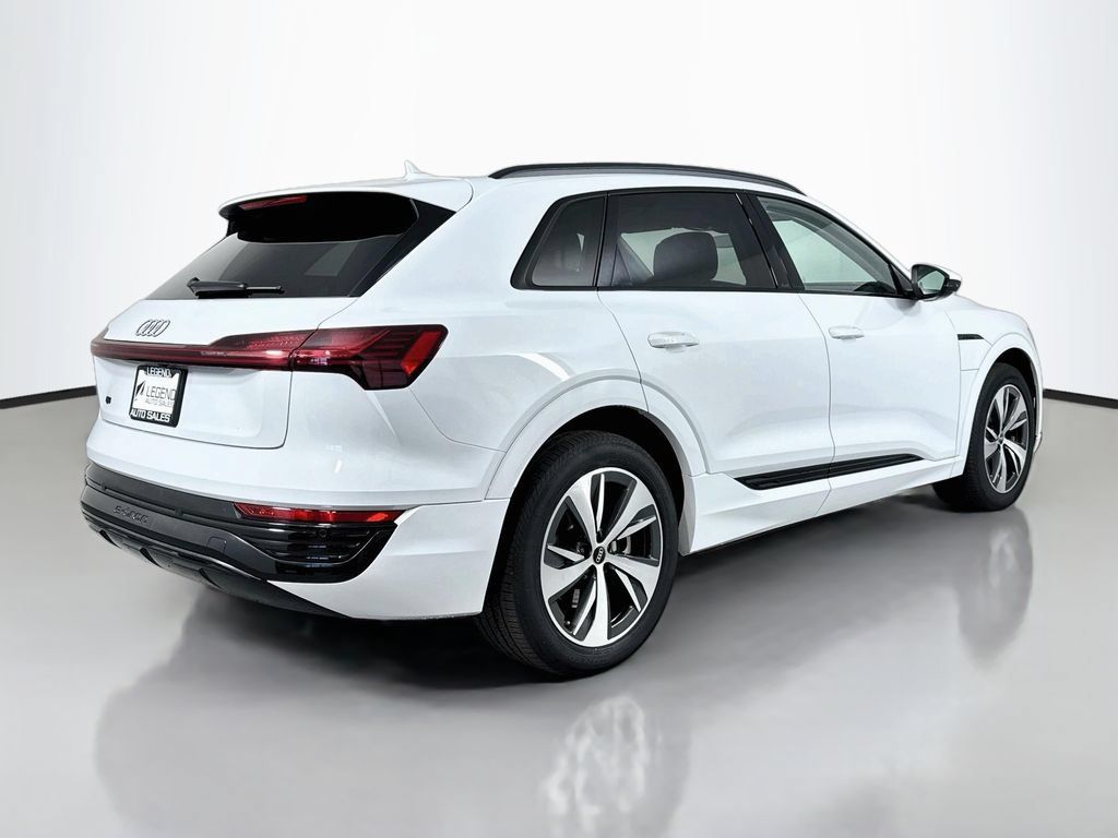 Used 2024 Audi Q8 e-tron Premium AWD/4WD image 6