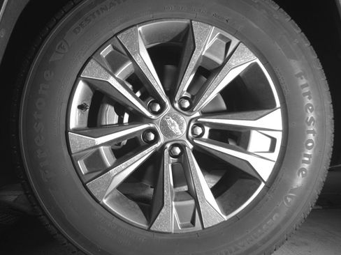 Used 2025 Chevrolet Equinox LT image 12