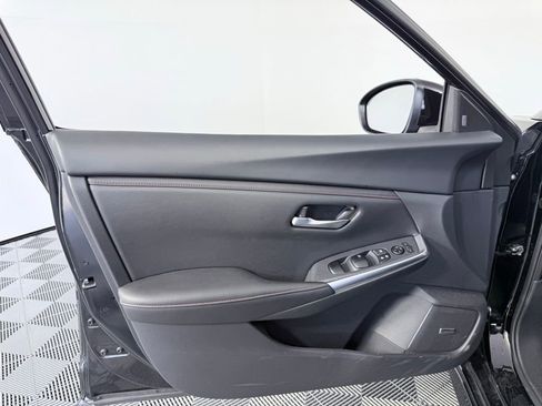 Used 2024 Nissan Sentra SR w/ SR Premium Package image 9