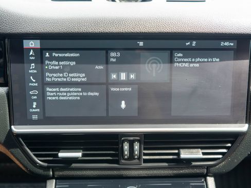 Used 2019 Porsche Cayenne E-Hybrid AWD/4WD image 24