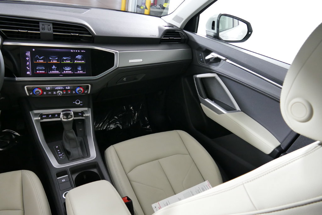 Used 2025 Audi Q3 2.0T Premium AWD/4WD image 23