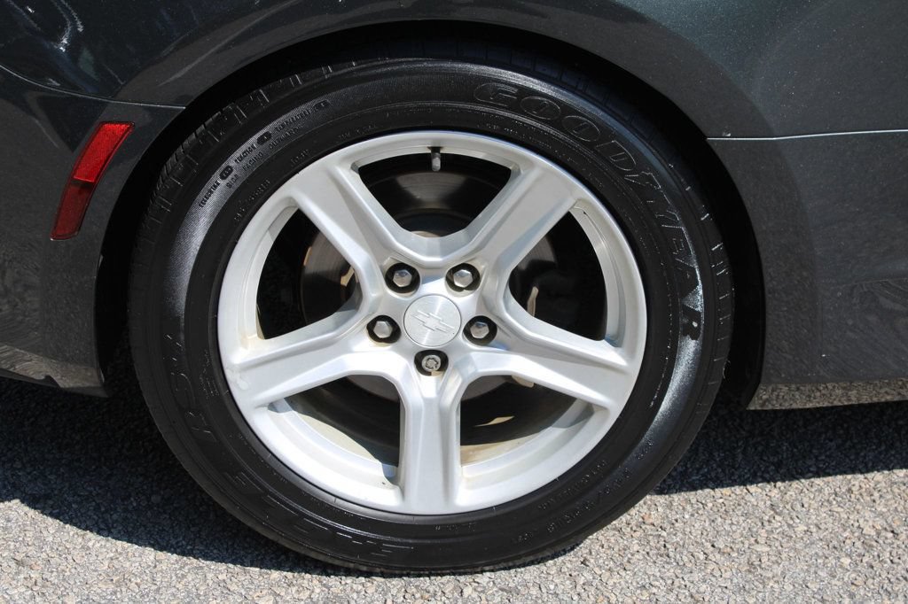 Used 2016 Chevrolet Camaro LT RWD image 32