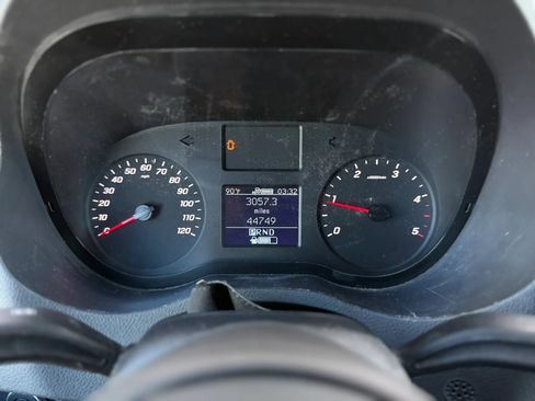 Used 2021 Mercedes-Benz Sprinter 2500 image 25