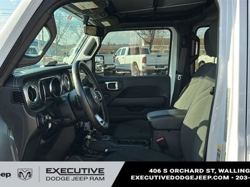 Used 2022 Jeep Wrangler Unlimited Sahara w/ Cold Weather Group image 9