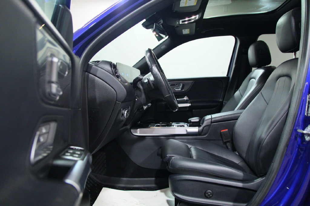 Used 2020 Mercedes-Benz GLB 250 4MATIC image 4