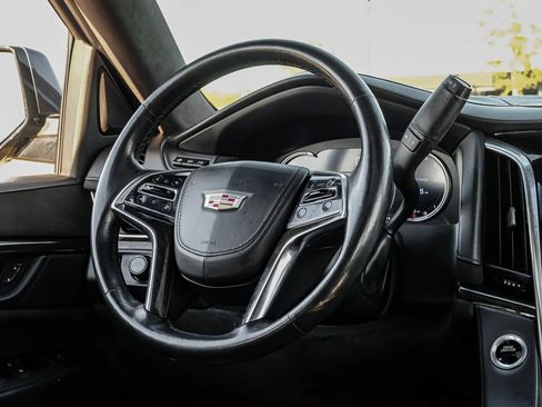 Used 2016 Cadillac Escalade Platinum image 18