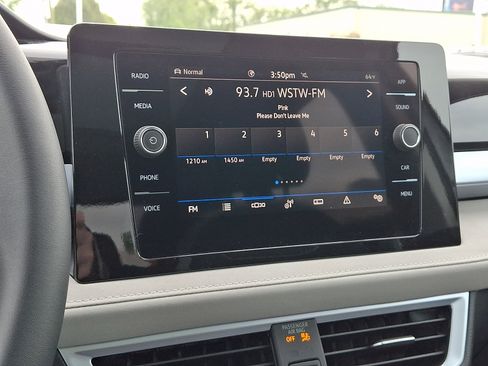 New 2026 Volkswagen Taos SE AWD/4WD image 13