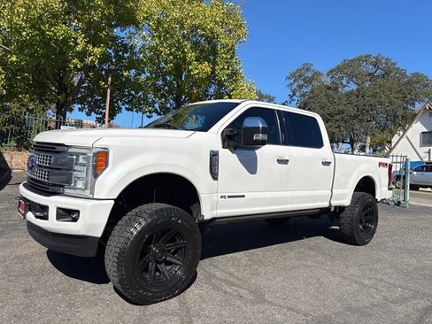 Used 2017 Ford F250 Platinum w/ Platinum Ultimate Package image 2