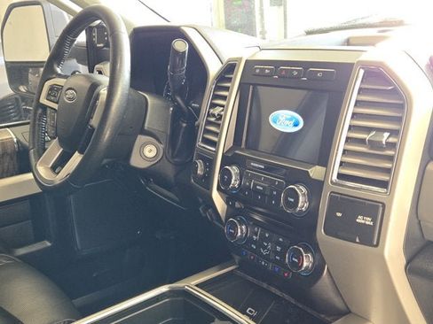 Used 2022 Ford F250 XLT w/ Black Appearance Package image 6