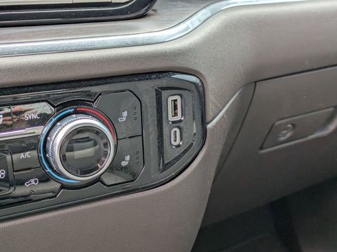 Used 2022 GMC Sierra 1500 SLT image 25