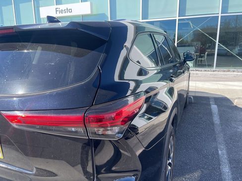 Used 2021 Toyota Highlander XLE image 7