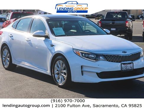 Used 2018 Kia Optima EX w/ Premium Package FWD image 5