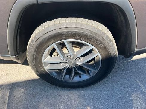 Used 2018 Jeep Grand Cherokee Limited w/ Luxury Group II RWD image 18
