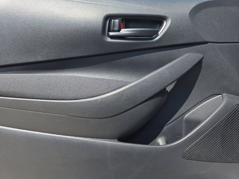 Used 2025 Toyota Corolla LE FWD image 10