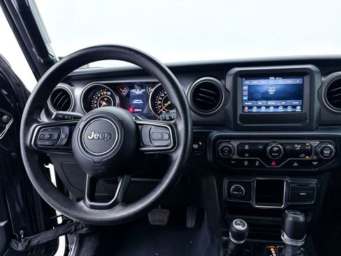 Used 2022 Jeep Wrangler Unlimited Sport AWD/4WD image 3