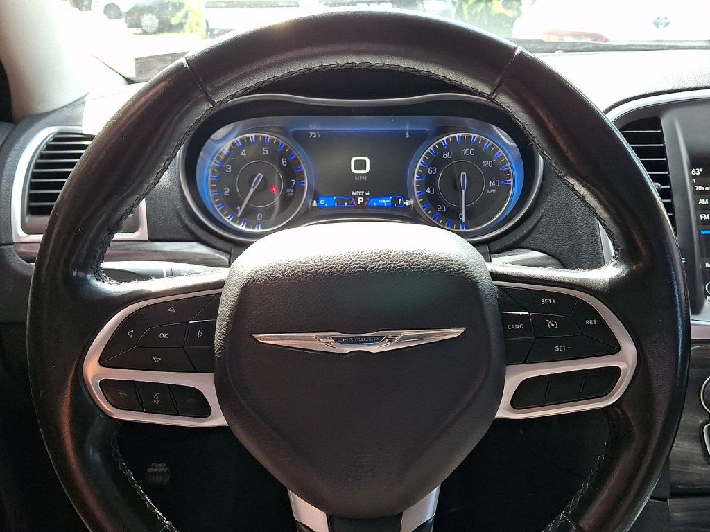 Used 2019 Chrysler 300 Touring AWD/4WD image 27