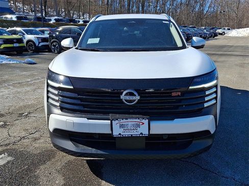 New 2025 Nissan Kicks SR image 2