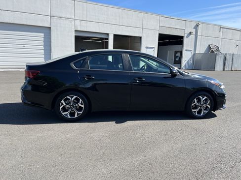 Used 2020 Kia Forte LXS FWD image 6