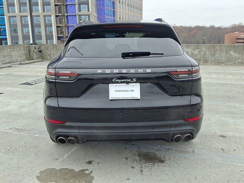 Used 2023 Porsche Cayenne S image 9