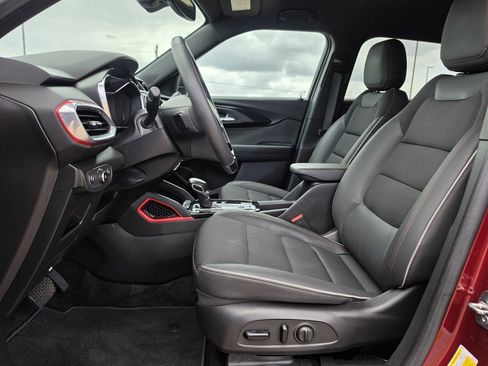 Used 2023 Chevrolet TrailBlazer RS w/ Convenience Package FWD image 12
