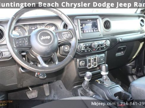 Used 2022 Jeep Gladiator Willys image 18