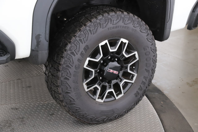 Used 2025 GMC Sierra 2500 AT4X AWD/4WD image 13