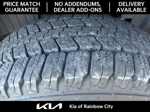 Used 2016 Nissan Titan SL image 4