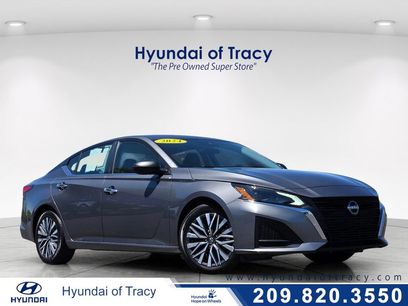 Used 2024 Nissan Altima 2.5 SV