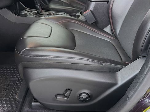 Used 2021 Jeep Cherokee Trailhawk w/ Technology Group image 21