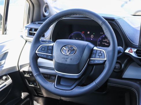 New 2026 Toyota Sienna XSE AWD/4WD image 19