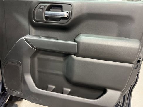 Used 2023 Chevrolet Silverado 1500 Custom image 11