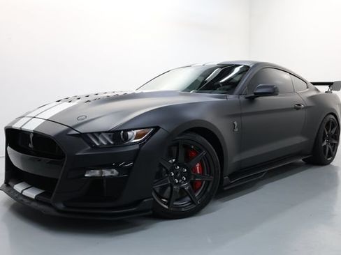 Used 2021 Ford Mustang Shelby GT500 w/ Carbon Fiber Track Pack RWD image 1