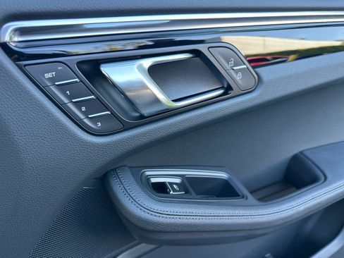 New 2026 Porsche Macan AWD/4WD image 19
