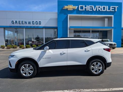 Used 2021 Chevrolet Blazer LT image 2