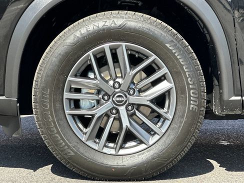 Used 2025 Nissan Rogue S FWD image 23