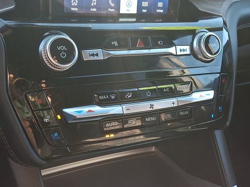 Certified 2022 Ford Explorer Platinum w/ Equipment Group 601A image 16