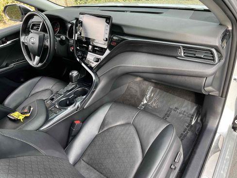 Used 2022 Toyota Camry XSE image 32