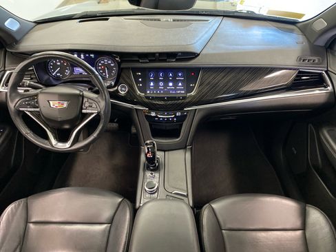 Used 2020 Cadillac XT6 Premium Luxury image 13