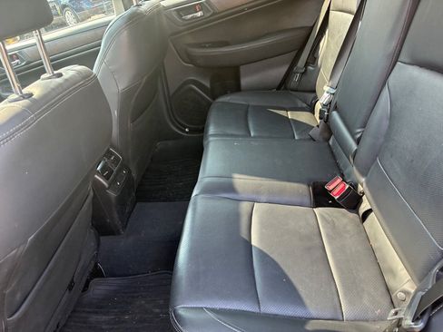 Used 2016 Subaru Outback 2.5i Limited AWD/4WD image 11